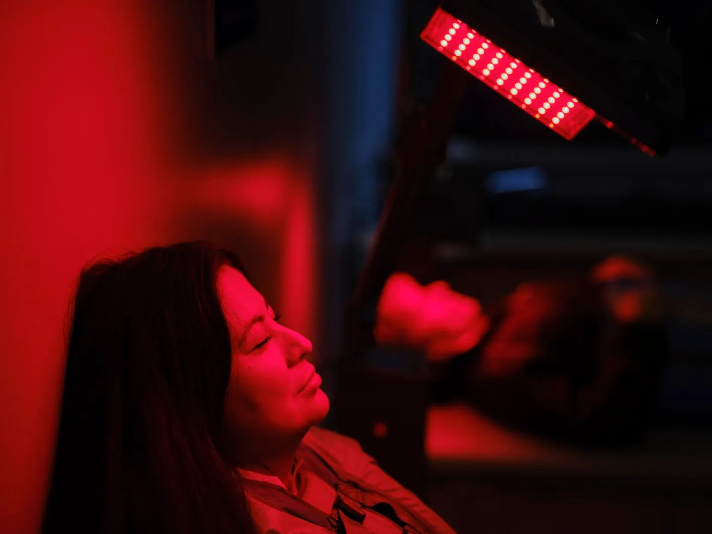 Thinking Of Introducing Red Light Therapy At Work? What Leaders Need To Know