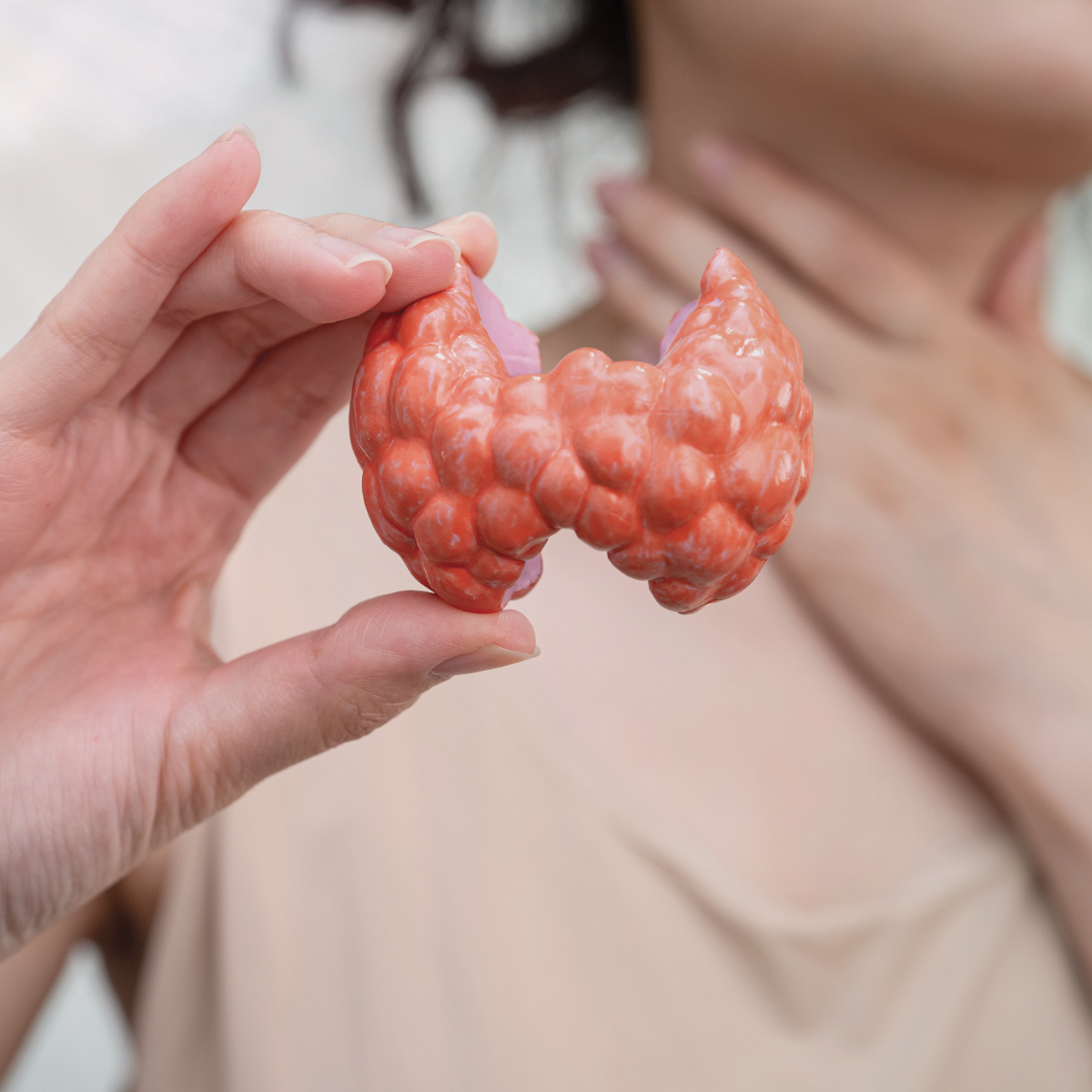 Red light therapy for thyroid health explained with evidence-based information