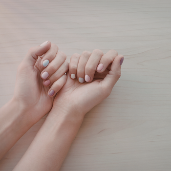 red light therapy calm skin support for people with psoriasis