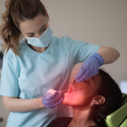Red light therapy for teeth